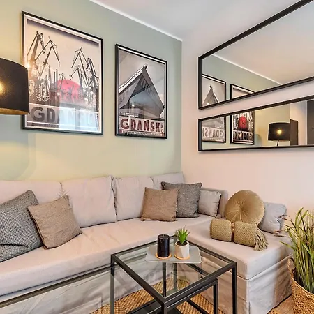 Garden Flat - City Center Apartment *
